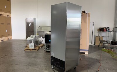 Clearance Solid Door Reach-In Freezer 1 Door Freezer 50081H1002