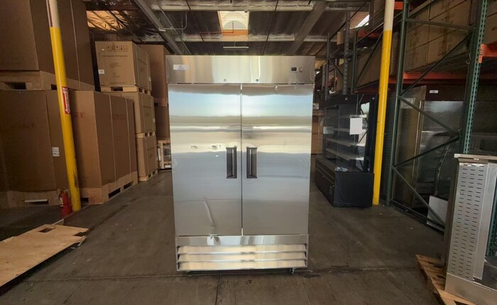 Clearance NSF Commercial Reach In 2 Door Freezer 107359L1008