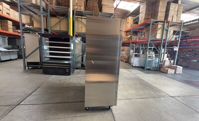 Clearance NSF Commercial Reach In 2 Door Freezer 107359L1008