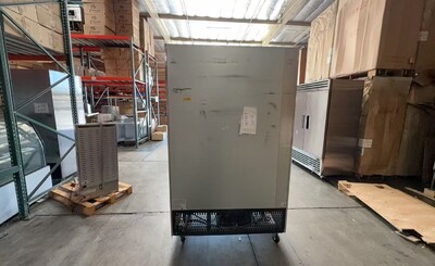 Clearance NSF Commercial Reach In 2 Door Freezer 107359L1008