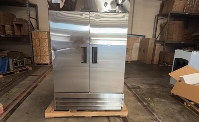 Clearance NSF ETL Commercial Two door refrigerator 70380L1008
