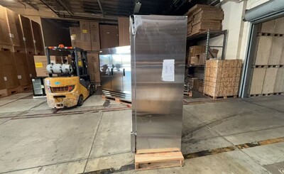 Clearance NSF ETL Commercial Two door refrigerator 70380L1008