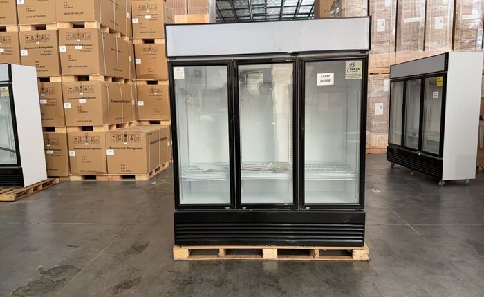 Clearance Beverage 3 Glass Door Merchandiser 74 in 77211H1008