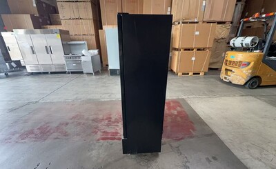 Clearance NSF 39 ins Merchandising door cooler 24902L1010
