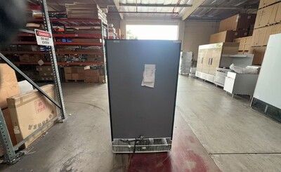 Clearance NSF 39 ins Merchandising door cooler 24902L1010