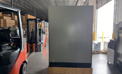 Clearance NSF ETL Commercial Two door refrigerator 70451H1012