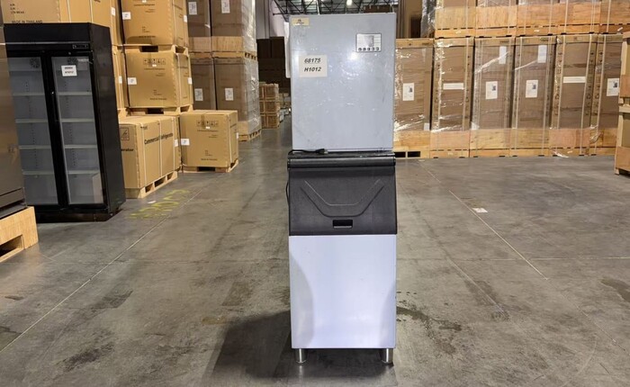 Clearance  660 LBS Commercial ice maker machine 68175H1012
