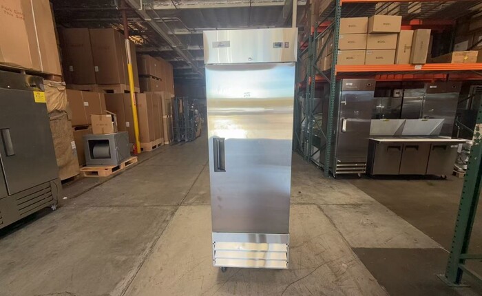 Clearance NSF restaurant One Door Refrigerator 87833L1014