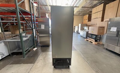 Clearance NSF restaurant One Door Refrigerator 87833L1014