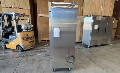 Clearance NSF restaurant One Door Refrigerator 107390L1014