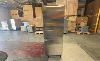 Clearance NSF ETL Commercial Two door refrigerator 13589L1014