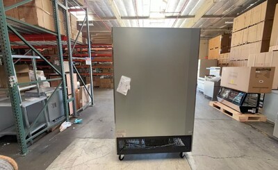 Clearance NSF ETL Commercial Two door refrigerator 13589L1014