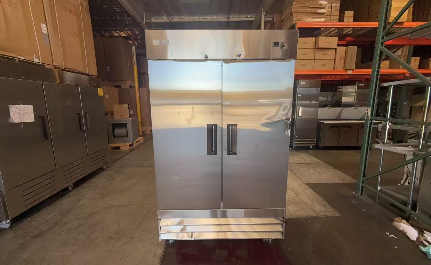 Clearance NSF Commercial Reach In 2 Door Freezer 38061L1014