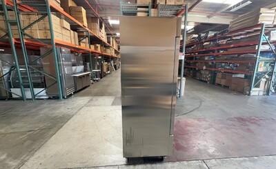 Clearance NSF Commercial Reach In 2 Door Freezer 38061L1014