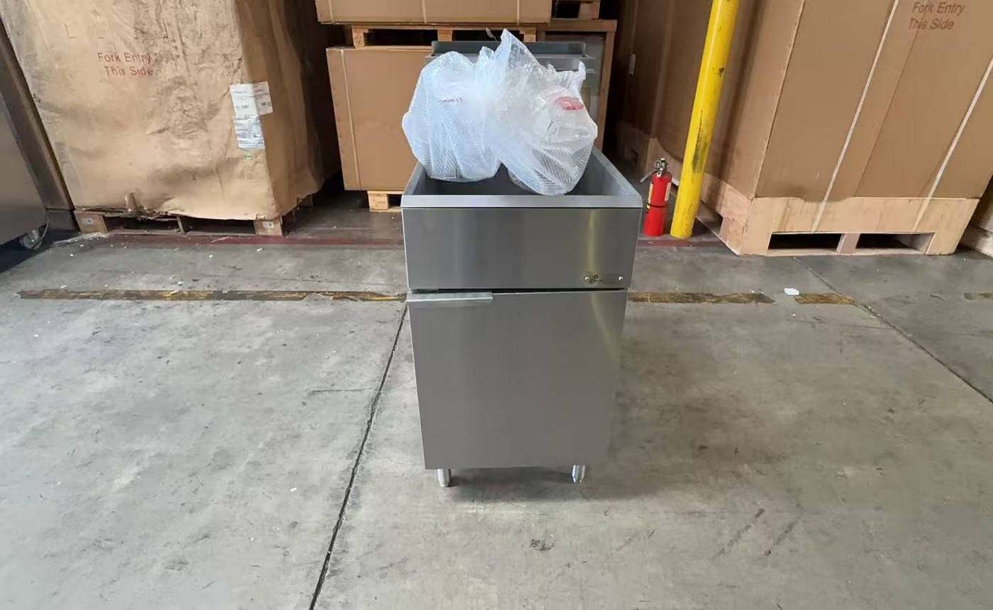 Clearance 70 lbs NSF Restaurant natural gas  fryer 107387L1014