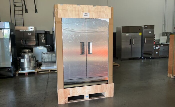 Clearance NSF Commercial Reach In 2 Door Freezer 70404H1016