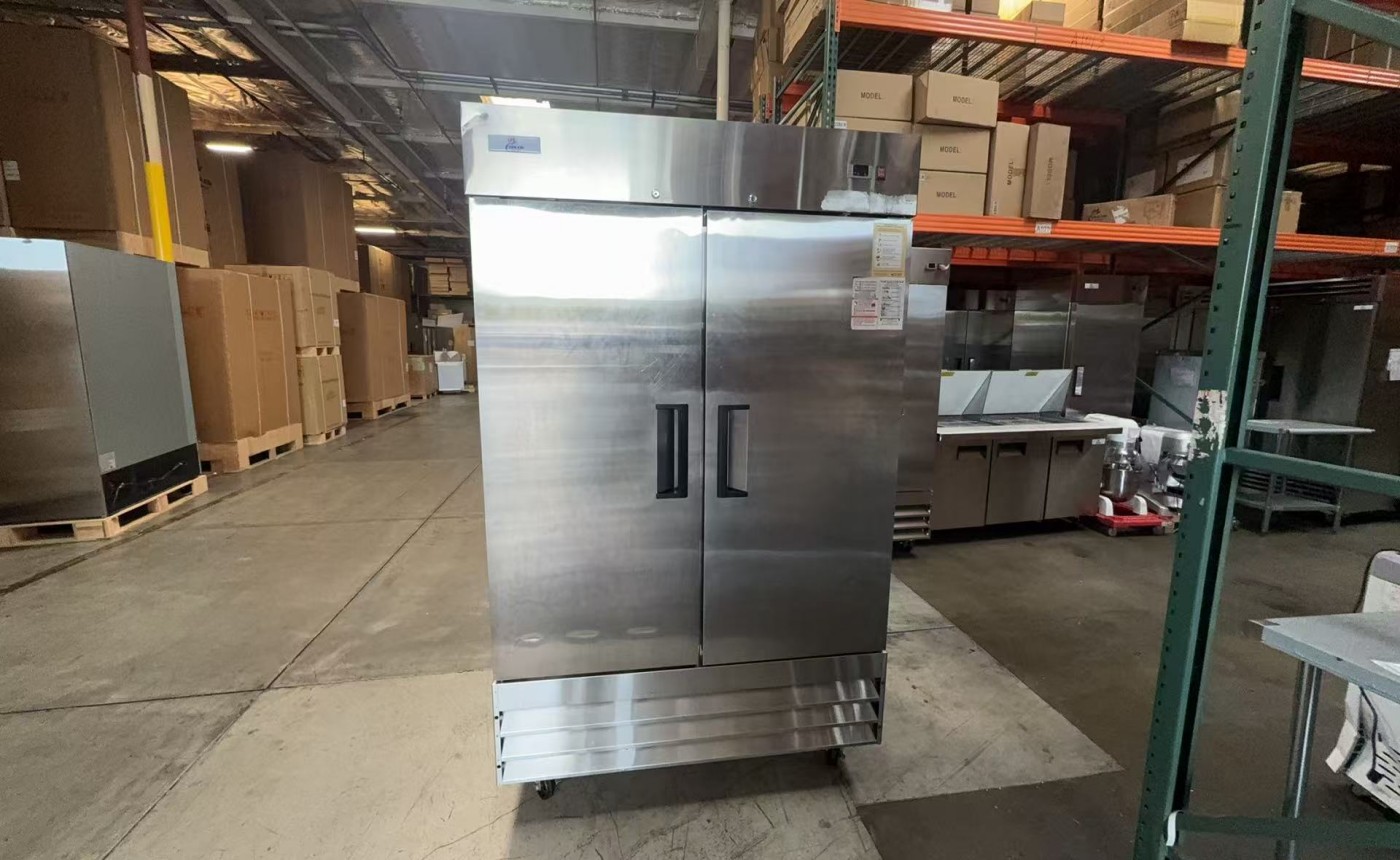 Clearance NSF ETL Commercial Two door refrigerator 54638L1021