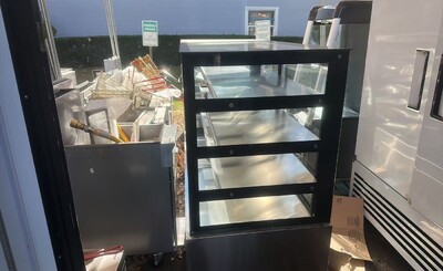 Clearance Full Size Pan Bakery Case  Bakery Display107418N102002