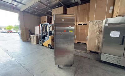 Clearance NSF Commercial Reach In 2 Door Freezer 47928L1022