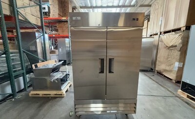 Clearance NSF ETL Commercial Two door refrigerator 99445L1022