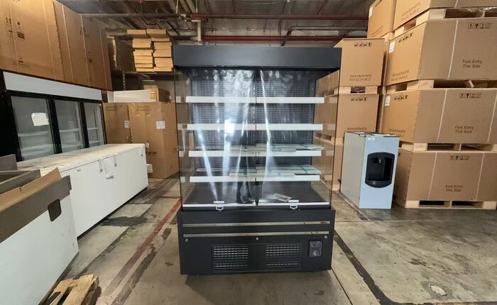 Clearance 60 in Vertical Open Air Display NSF 11379L1022
