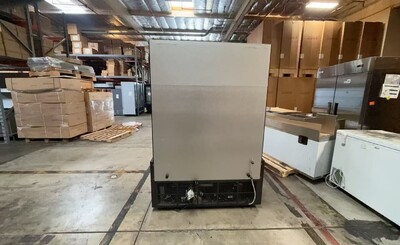 Clearance 60 in Vertical Open Air Display NSF 11379L1022