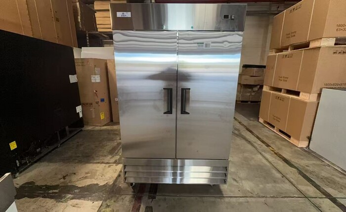 Clearance NSF ETL Commercial Two door refrigerator 107559L1022