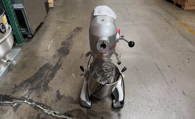 Clearance NSF 10 qt Bakery Dough Mixer 43322L1022