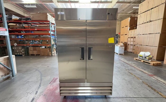Clearance NSF Commercial Reach In 2 Door Freezer 107622L1024
