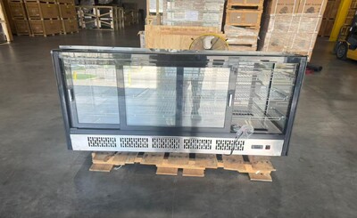 Clearance Refrigerated Countertop Bakery Display Case 27688F1026