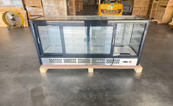Clearance Refrigerated Countertop Bakery Display Case100635F1026